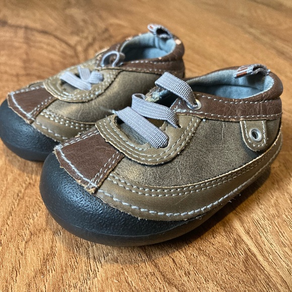 Bundle of infant mixed name brand shoes and slippers! - Picture 12 of 16